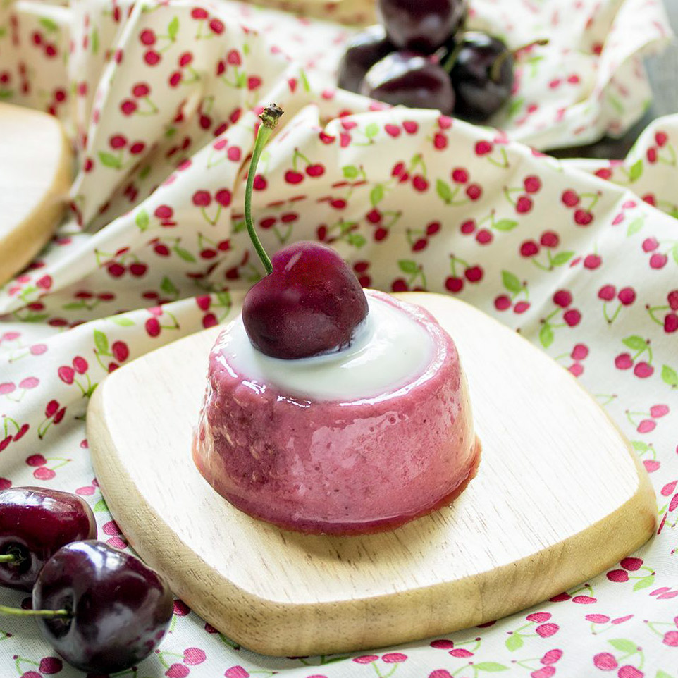 Budino di ciliegie al latte di mandorla