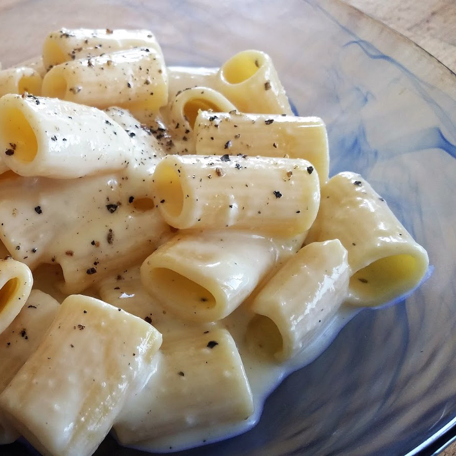 Maccheroni cacio e pepe vegan